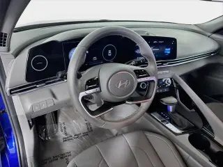 Hyundai ELANTRA 2024 SEL 4p Sedana