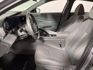 Hyundai ELANTRA 2025 SEL Conveniencia 4dr Sedan