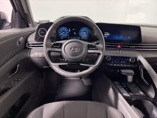 Hyundai ELANTRA 2025 SEL Conveniencia 4dr Sedan