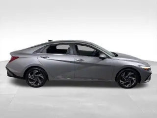 Hyundai ELANTRA 2025 SEL Conveniencia 4dr Sedan