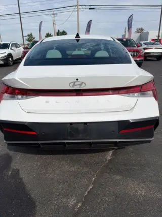 Hyundai ELANTRA 2024 Limited 4dr Sedán