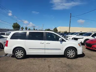 Chrysler Town and Country 2016 Touring 4dr Mini-Van