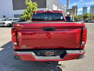 Chevrolet Colorado 2023 4x2 LT Camioneta de tripulación de 5 puertas 5 pies