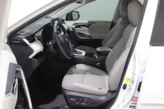 Toyota RAV4 2022 AWD XLE 4p SUV