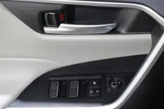 Toyota RAV4 2022 AWD XLE 4p SUV