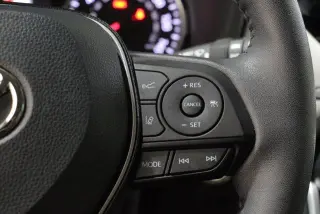 Toyota RAV4 2022 AWD XLE 4p SUV
