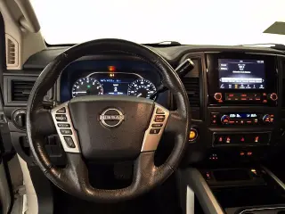 Nissan Titan 2023 4x2 SV 4dr Crew Cab 5.6 ft. SB