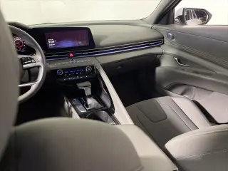 Hyundai ELANTRA 2025 SEL Conveniencia Sedán 4puertas