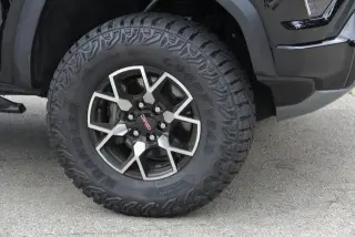 GMC Canyon 2024 4x4 AT4X 4dr Crew Cab 5 ft. SB