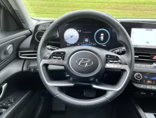 Hyundai ELANTRA 2023 SEL 4dr Sedana