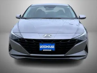 Hyundai ELANTRA 2023 SEL 4dr Sedana