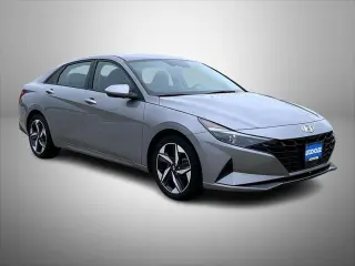 Hyundai ELANTRA 2023 SEL 4dr Sedana
