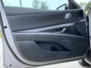 Hyundai ELANTRA 2023 SEL 4dr Sedana