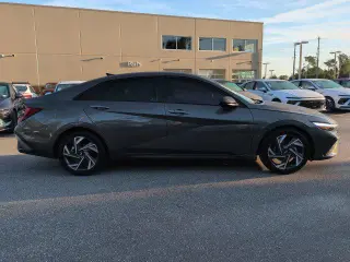 Hyundai ELANTRA 2025 SEL Sport 4p Sedana