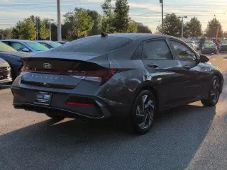 Hyundai ELANTRA 2025 SEL Sport 4p Sedana