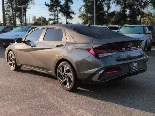 Hyundai ELANTRA 2025 SEL Sport 4p Sedana