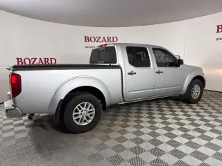 Nissan Frontier 2018 4x4 SV 4p Cab de Tripulación 6.1 pies LB 5A