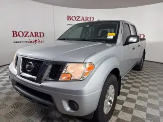 Nissan Frontier 2018 4x4 SV 4p Cab de Tripulación 6.1 pies LB 5A