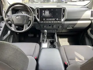 Nissan Frontier 2025 4x2 SV 4p Cabaína de Tripulante 5 pies de Caja Corta