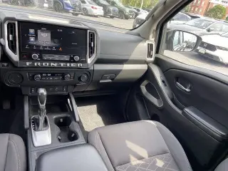 Nissan Frontier 2025 4x2 SV 4p Cabaína de Tripulante 5 pies de Caja Corta