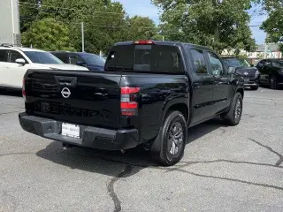 Nissan Frontier 2025 4x2 SV 4p Cabaína de Tripulante 5 pies de Caja Corta