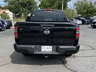 Nissan Frontier 2025 4x2 SV 4p Cabaína de Tripulante 5 pies de Caja Corta