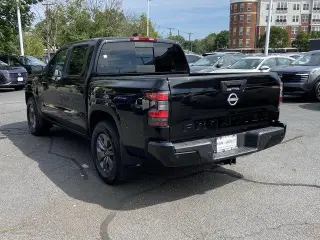 Nissan Frontier 2025 4x2 SV 4p Cabaína de Tripulante 5 pies de Caja Corta
