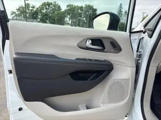 Chrysler Pacifica 2024 Touring L 4dr Mini-Van