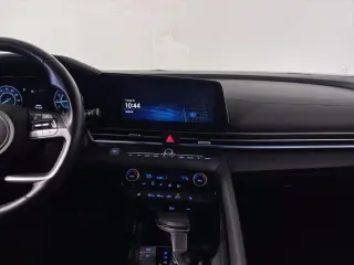 Hyundai ELANTRA 2025 Limited Sedán 4p.
