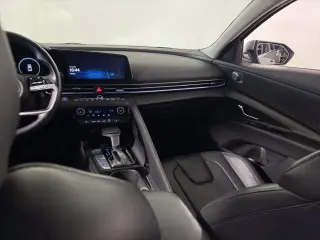 Hyundai ELANTRA 2025 Limited Sedán 4p.