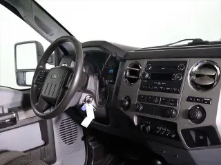 Ford F-350 Super Duty 2011 4x4 XLT 2dr Regular Cab 8 ft. LB SRW Pickup en español