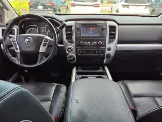 Nissan Titan 2018 4x4 PRO-4X 4p Cabillara