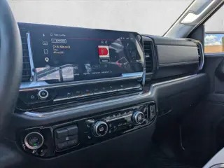 GMC Sierra 1500 2025 4x2 SLE 4dr Cabina de tripulación 5.8 ft. CB