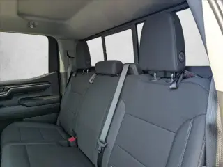 GMC Sierra 1500 2025 4x2 SLE 4dr Cabina de tripulación 5.8 ft. CB