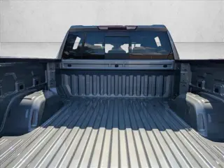 GMC Sierra 1500 2025 4x2 SLE 4dr Cabina de tripulación 5.8 ft. CB