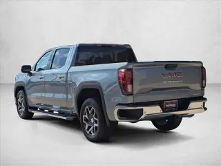 GMC Sierra 1500 2025 4x2 SLE 4dr Cabina de tripulación 5.8 ft. CB