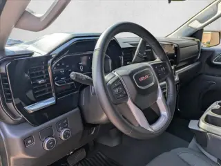GMC Sierra 1500 2025 4x2 SLE 4dr Cabina de tripulación 5.8 ft. CB