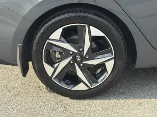 Hyundai ELANTRA Híbrido 2023 Limitado 4p Sedan