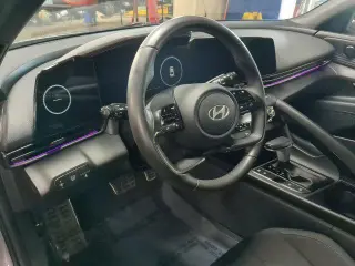 Hyundai ELANTRA Hybrid 2025 SEL Sport 4dr Sedán