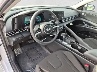 Hyundai ELANTRA Hybrid 2025 Azul 4p Sedan