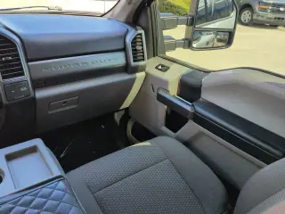 Ford F-250 Super Duty 2019 4x4 XLT 4dr Crew Cab 8 ft. LB Pickup