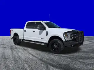 Ford F-250 Super Duty 2019 4x4 XLT 4dr Crew Cab 8 ft. LB Pickup