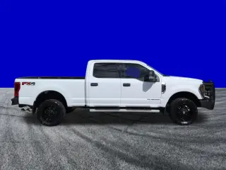 Ford F-250 Super Duty 2019 4x4 XLT 4dr Crew Cab 8 ft. LB Pickup