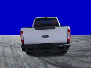 Ford F-250 Super Duty 2019 4x4 XLT 4dr Crew Cab 8 ft. LB Pickup