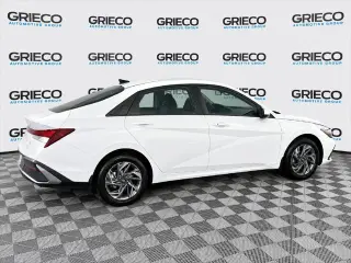 Hyundai ELANTRA 2024 SEL 4p Sedan