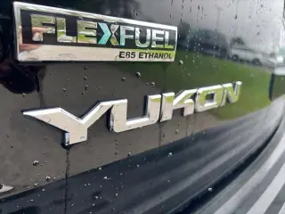 GMC Yukon 2012 AWD Denali 4p SUV