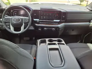 GMC Sierra 1500 2023 4x2 Elevation 4p Cabin Doble 6,6 ft. CB