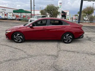 Hyundai ELANTRA 2024 SEL 4p Sedan