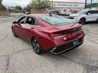 Hyundai ELANTRA 2024 SEL 4p Sedan