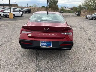 Hyundai ELANTRA 2024 SEL 4p Sedan